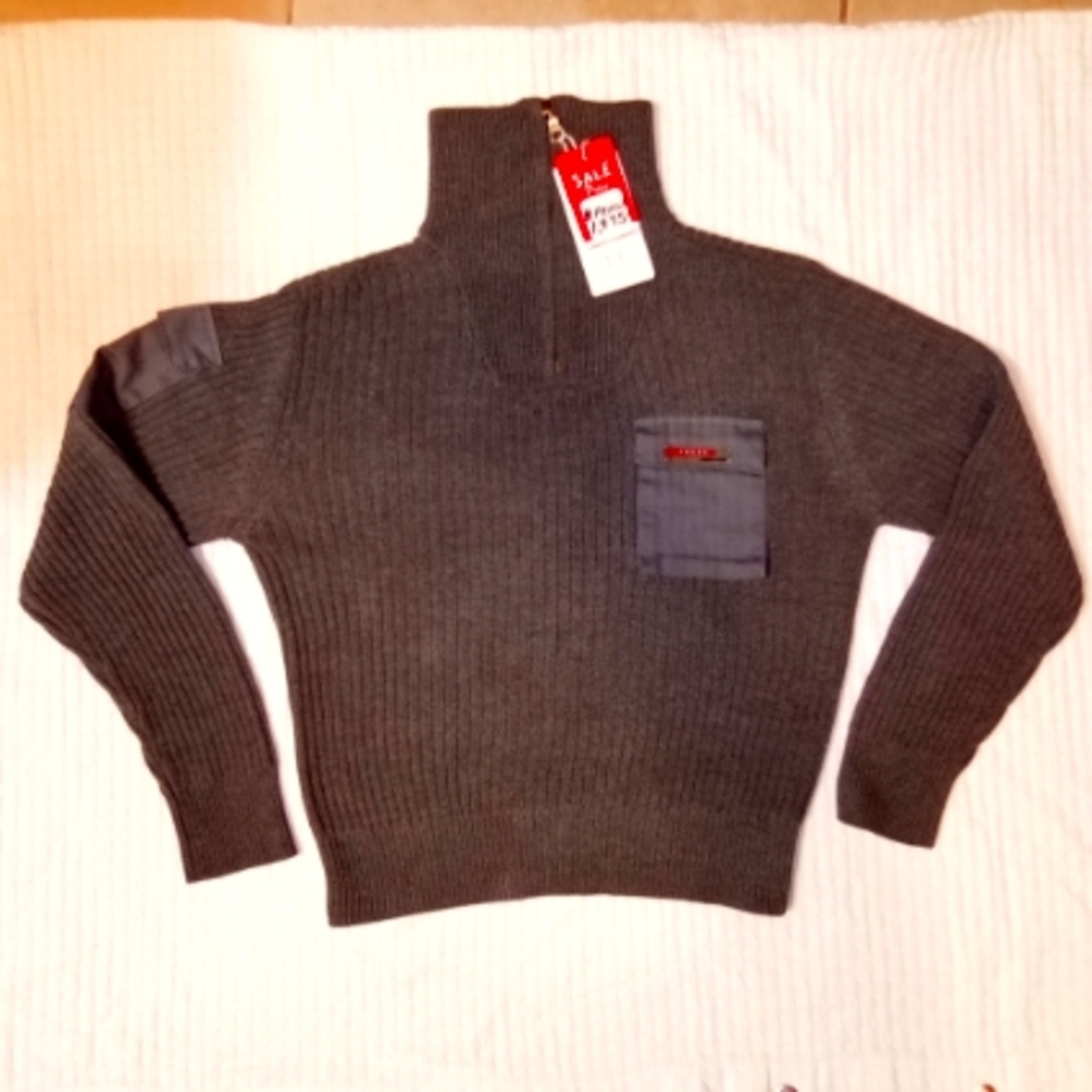 "PRADA" NWT RIBBED SWEATER